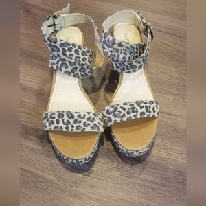 Size 9 leopard wedge sandal